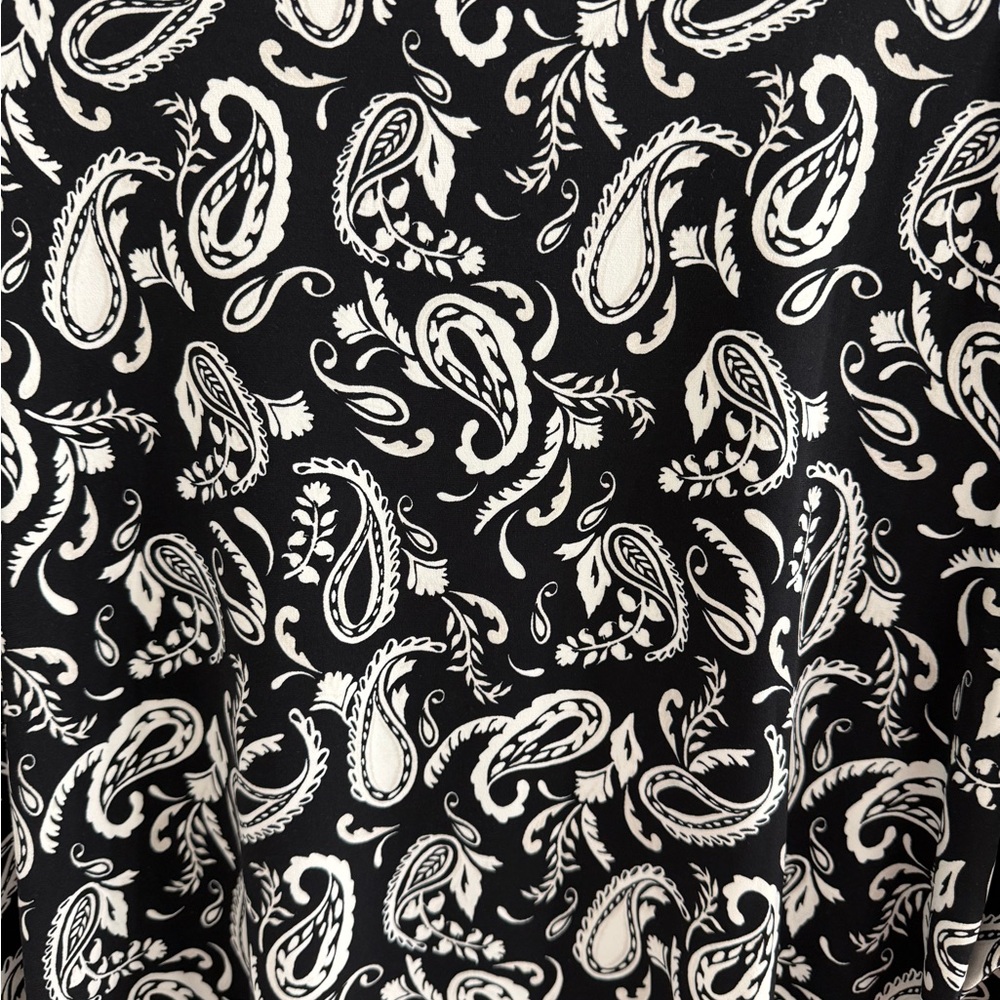 JM Collection Black and White Paisley Tunic - Picture 4 of 5